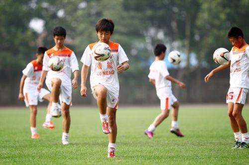 爆料鲁能青训球员视频,视频曝光年轻才俊风采  第3张